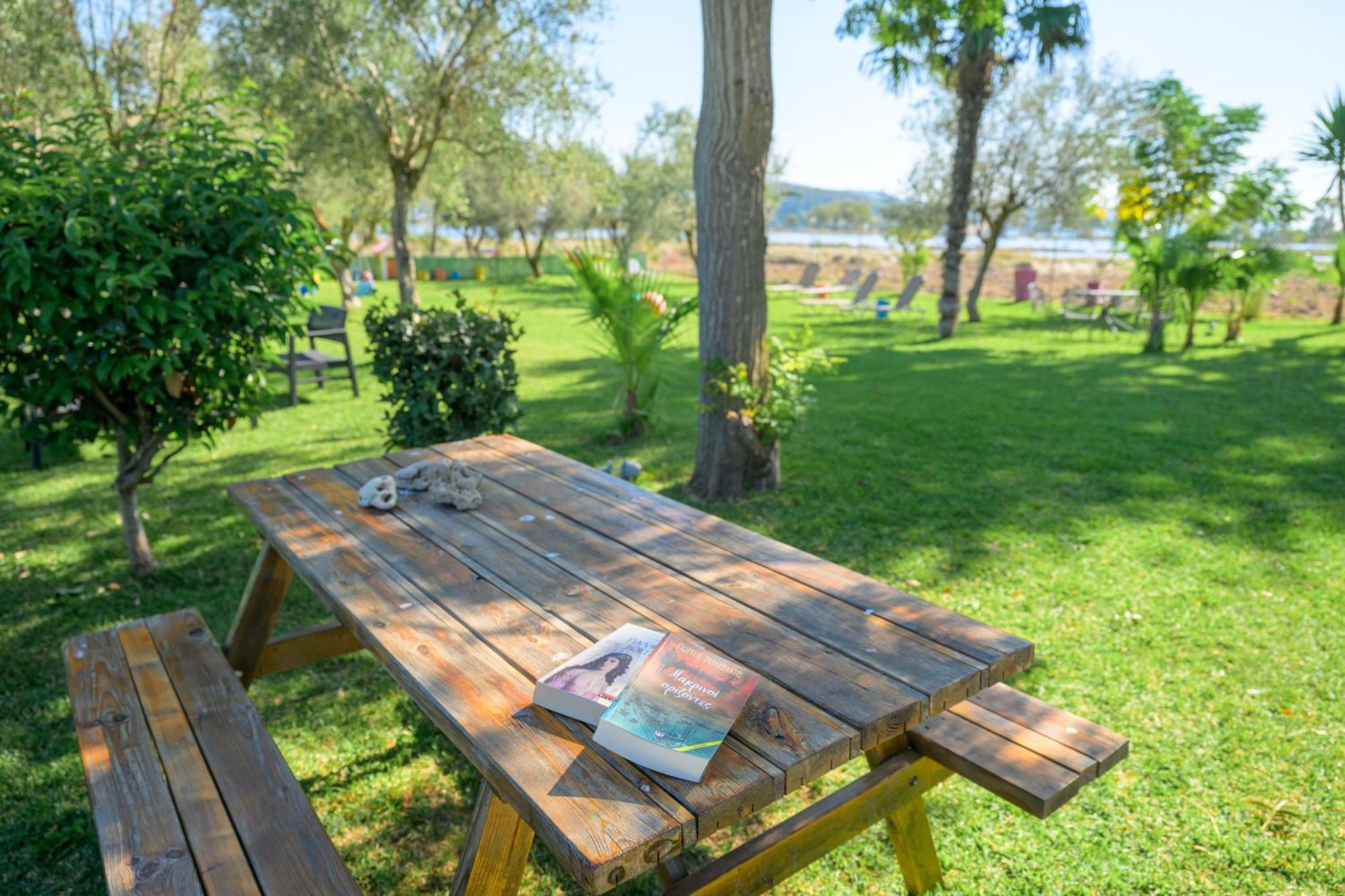 Bikini Apartments Kariotai Екстер'єр фото