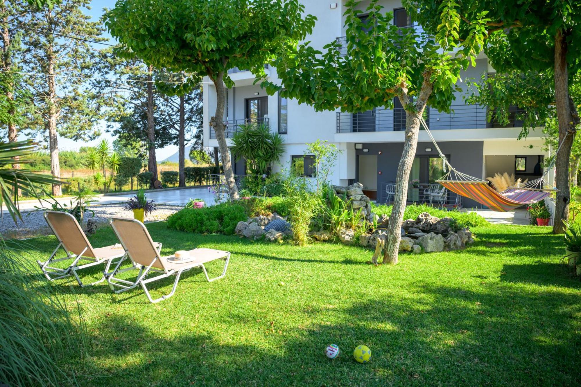 Bikini Apartments Kariotai Екстер'єр фото